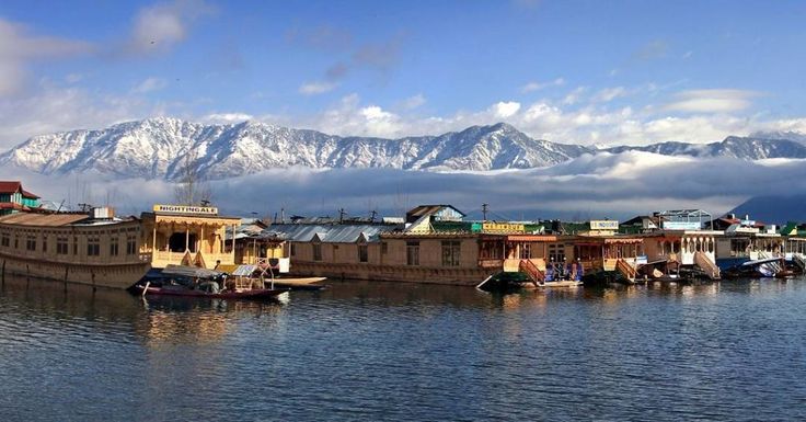 5 Star Luxury Houseboats In Srinagar