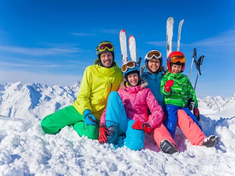 Kashmir Tour Packages For Family - Amazing Family Vacation